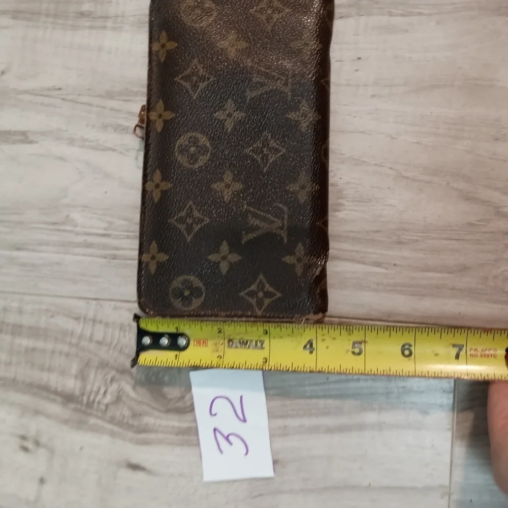 Louis Vuitton Long Round zipper Monogram Wallet
